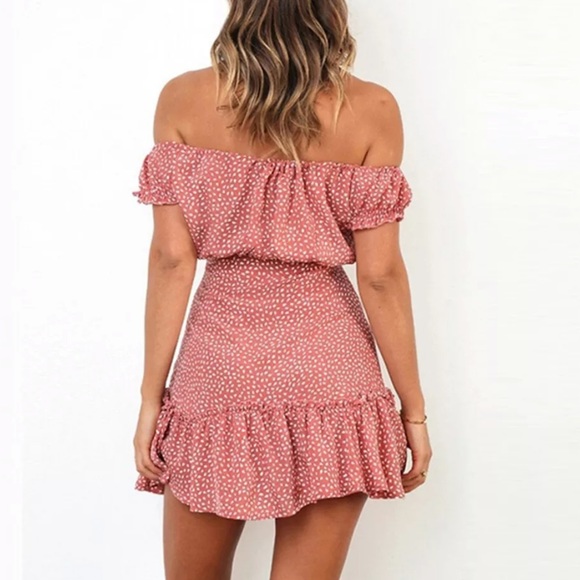 Off the Shoulder Ruffle Frilled Dress - Picture 2 of 4